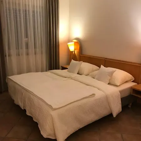 Dall'italiano Rocco 2* Albshausen